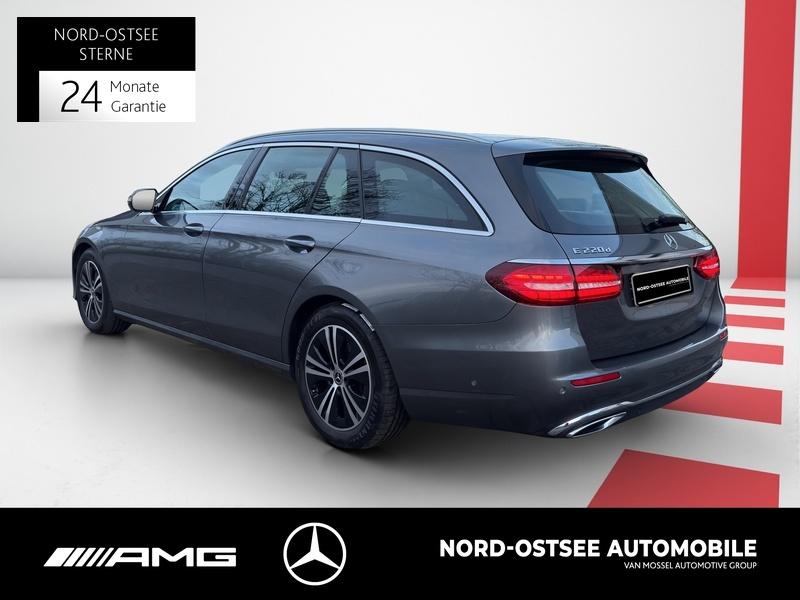 Mercedes-Benz E 220 T d AVANTGARDE KAM PANO SHZ STANDHZG MBUX