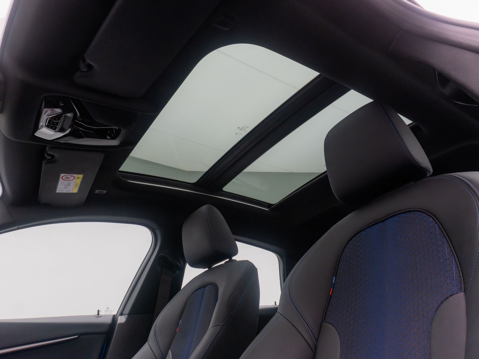 Fahrzeugabbildung BMW 218i Gran Coup&eacute; M Sport DAB H/K Panorama Komfort