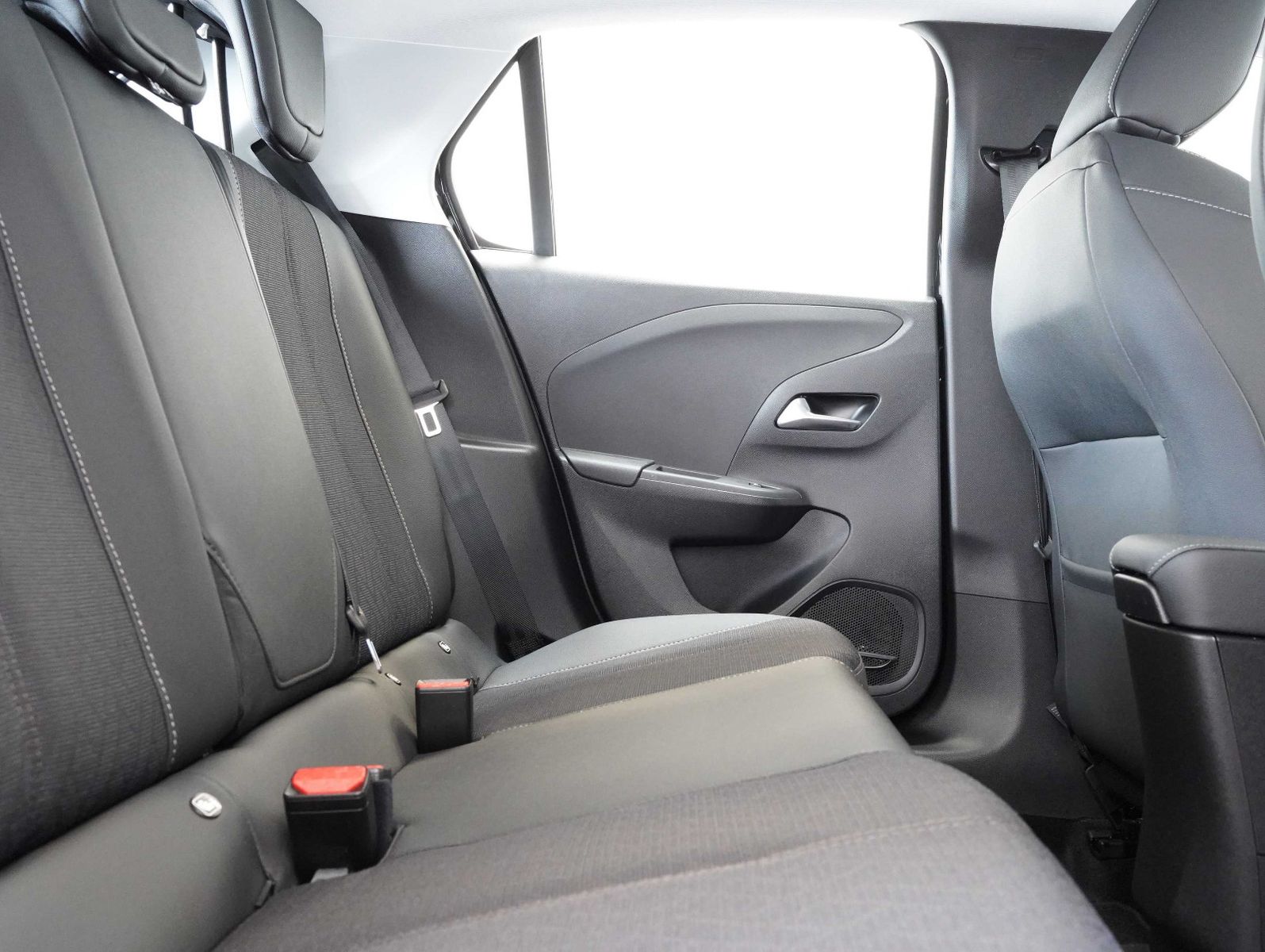 Fahrzeugabbildung Opel Corsa F e Elegance 11KW/LED/DAB/CARPLAY/SOH