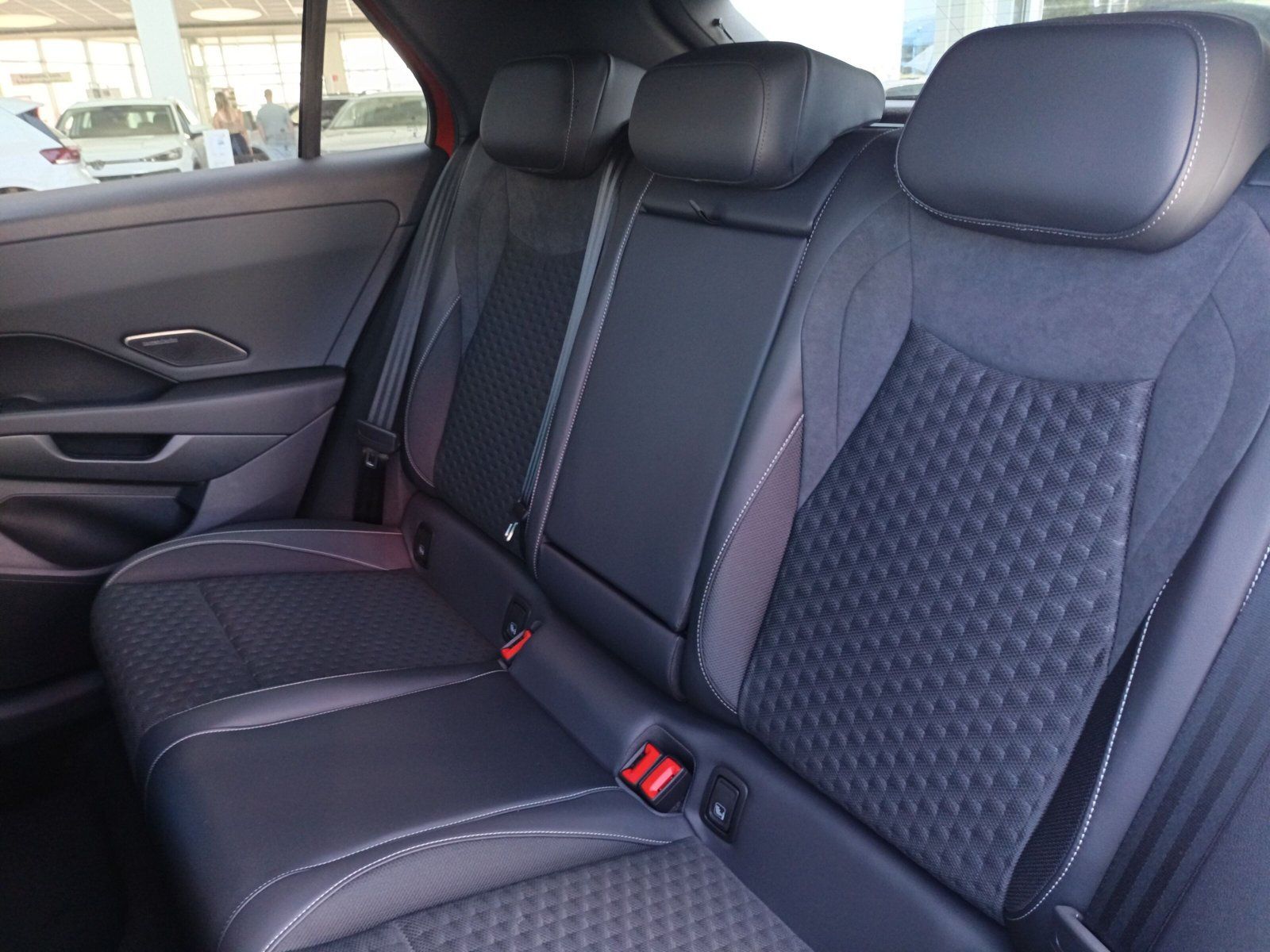 Volkswagen T-Roc - Bild 13