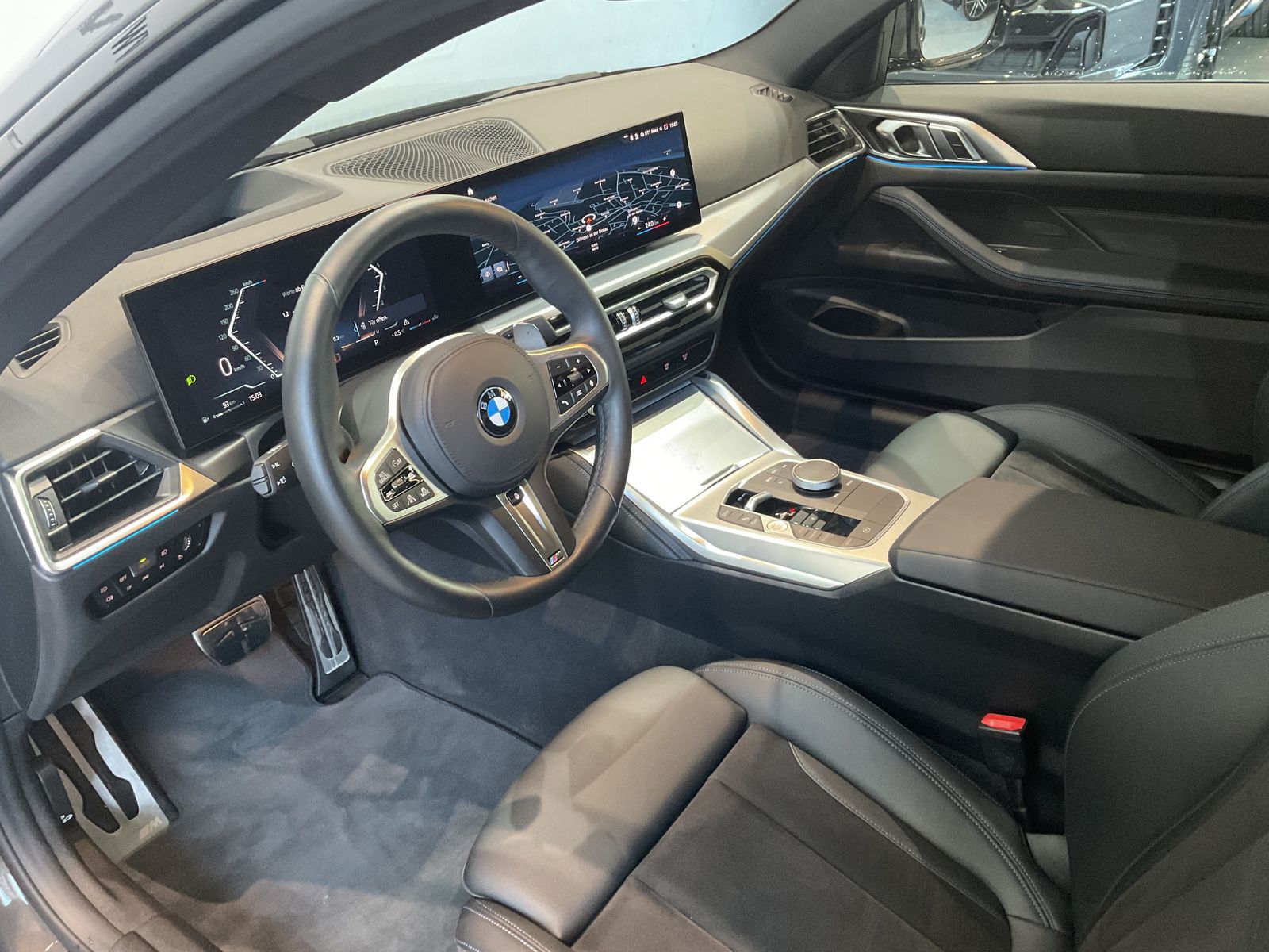 Fahrzeugabbildung BMW 430i xDrive Coupé M Sportpaket Glasdach Lenkradh