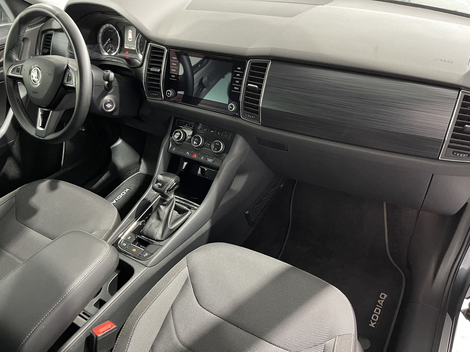 Fahrzeugabbildung SKODA Kodiaq Ambition 2.0 TDI*AHK*ACC*Cam*STHZ*Navi*