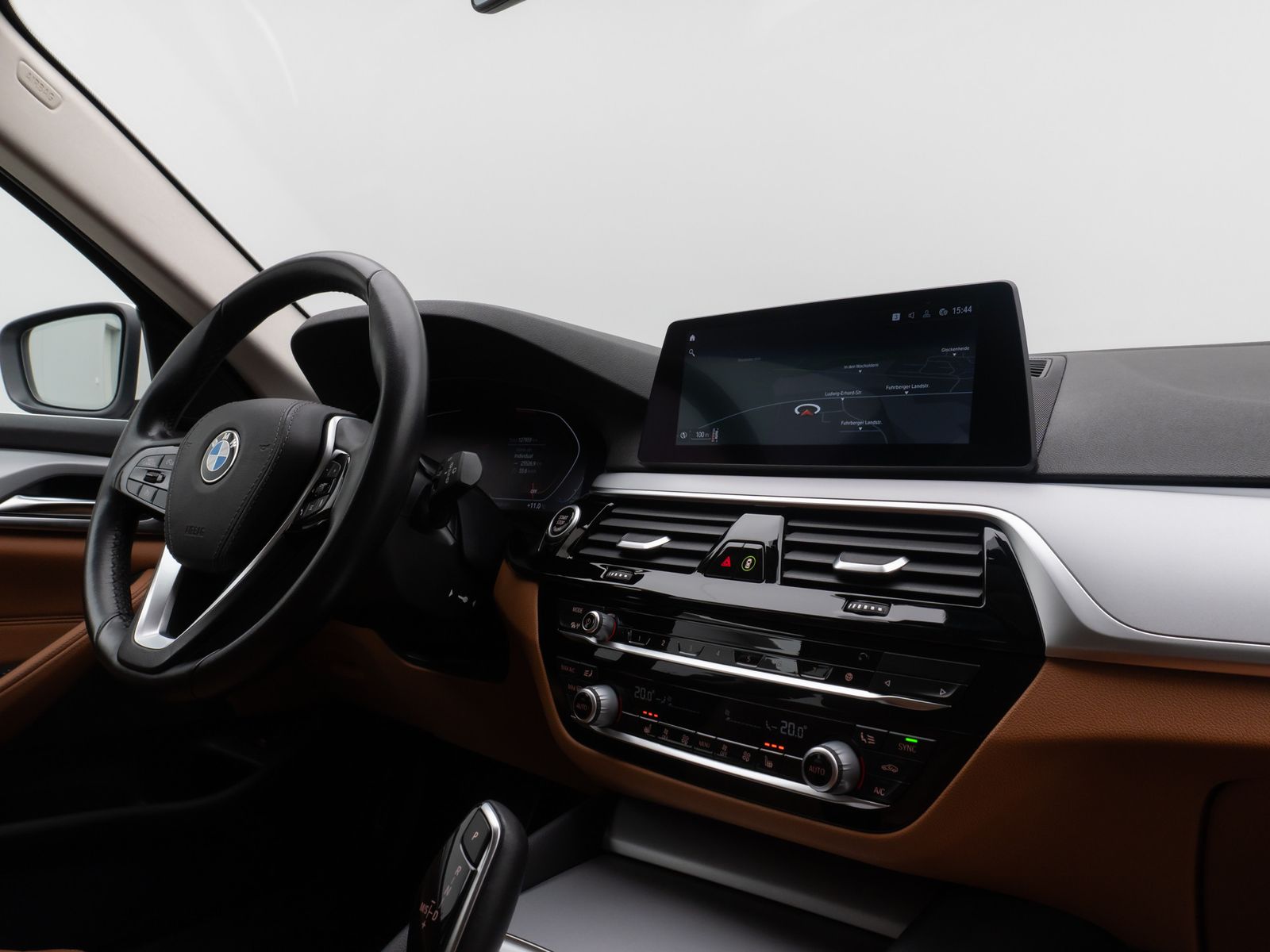 Fahrzeugabbildung BMW 520d Kamera Leder HiFi Sport AHK Alarm Parkassis