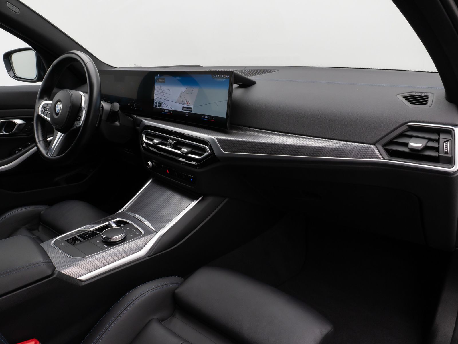 Fahrzeugabbildung BMW 318d M Sport DAB HUD CockPitPro Lordos PDC Leder