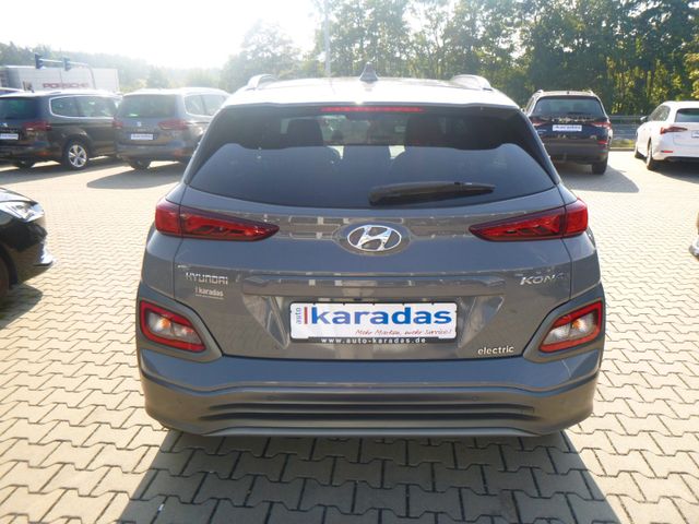 Fahrzeugabbildung Hyundai Kona Style Elektro 2WD >Wärmepumpe/KAM/NAV<