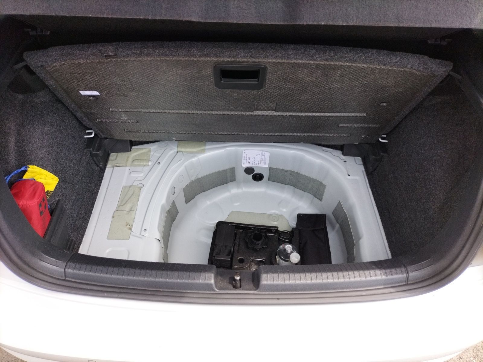 Fahrzeugabbildung Volkswagen Polo VI Highline TSI DSG LED ACC SHZ PDC WeConne
