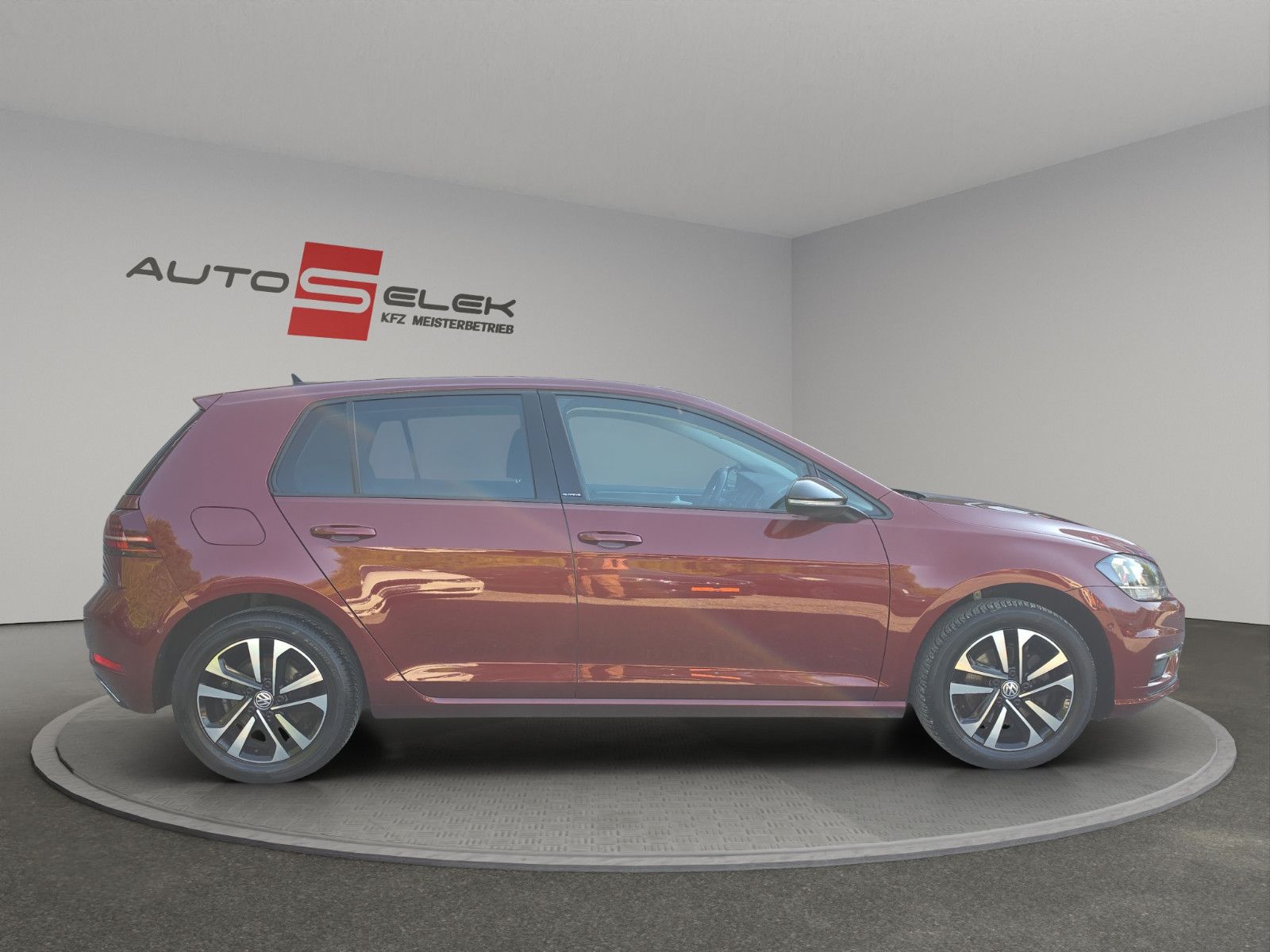 Fahrzeugabbildung Volkswagen Golf VII IQ.DRIVE Start-Stopp AUTOMATIK NAVI