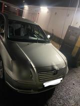 Toyota Ich verkaufe mein Fahrzeug - Toyota Avensis in Duisburg