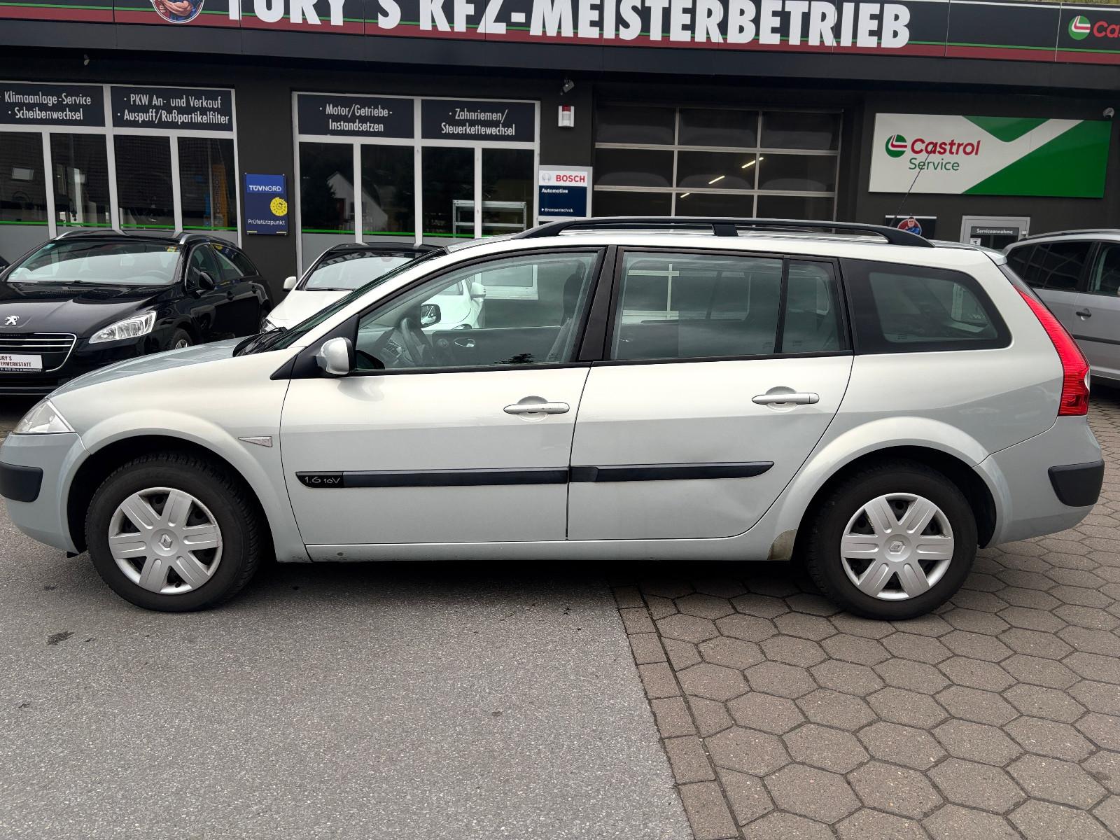 Renault Megane 2004 — салон
