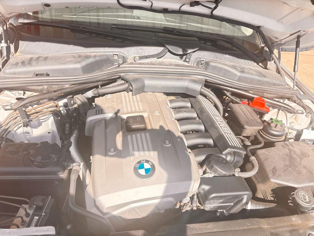 BMW 523