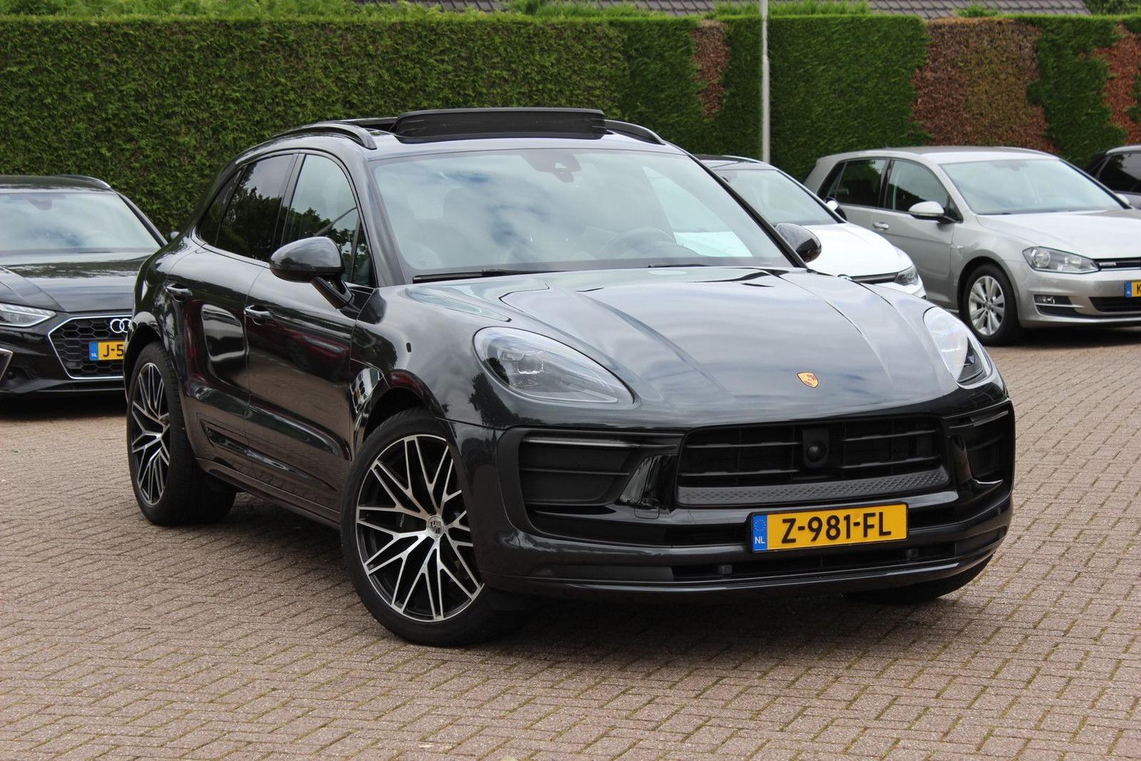 Porsche Macan 2.0 T / Trekhaak / Panoramadak / Camera /