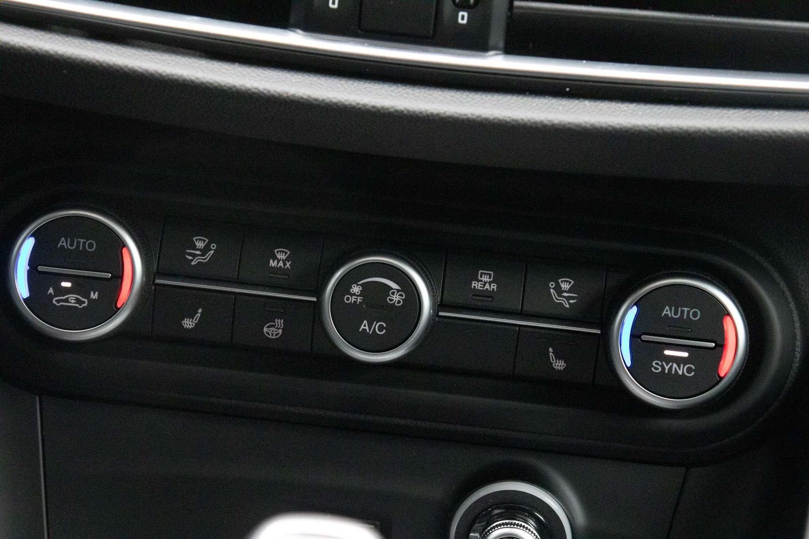 Fahrzeugabbildung Alfa Romeo Stelvio Quadrifoglio 2,9l Q4 vom AR Vertragshänd