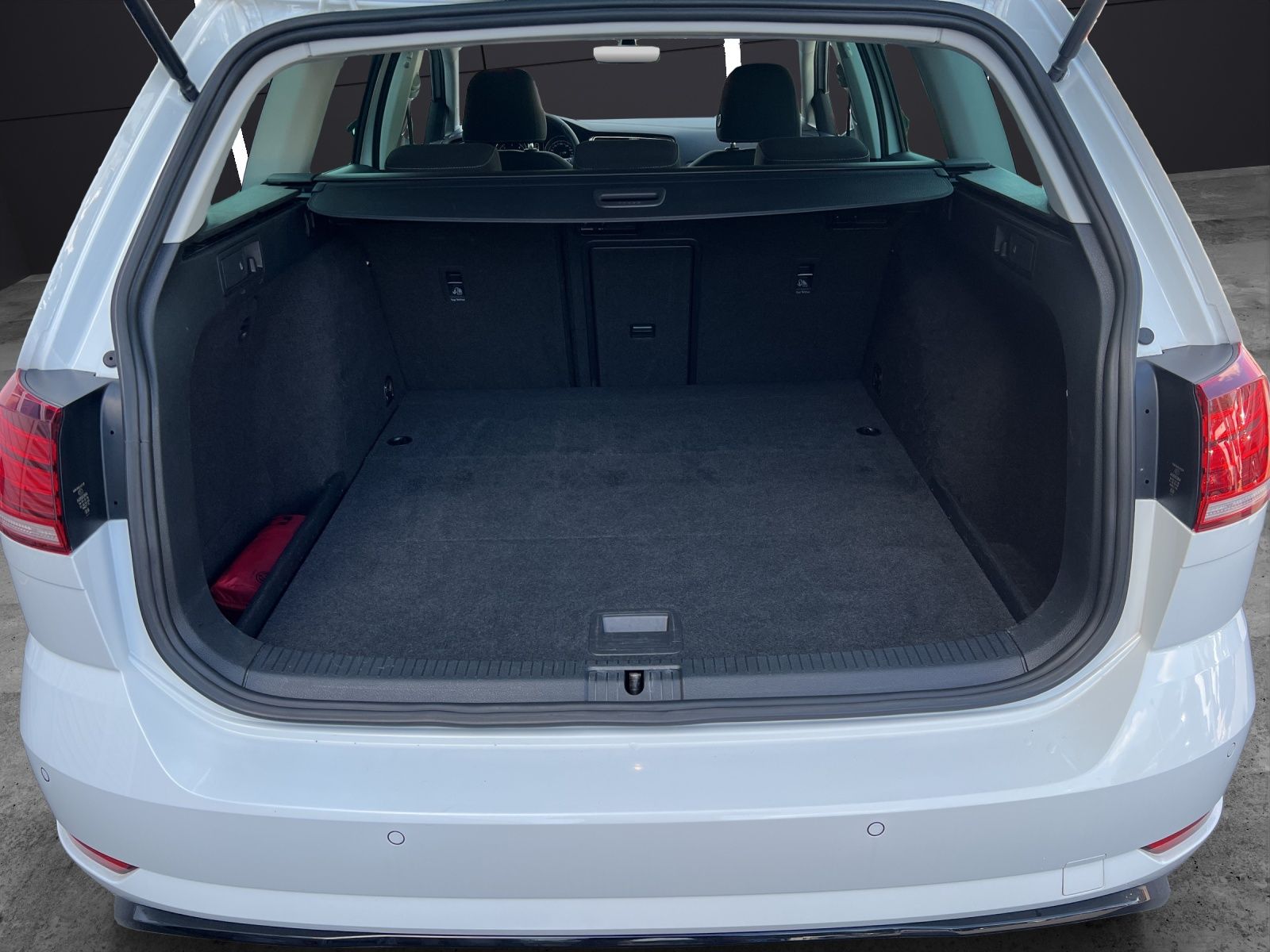 Fahrzeugabbildung Volkswagen Golf VII Variant TDI R-Line  DSG Navi ACC RFK SH