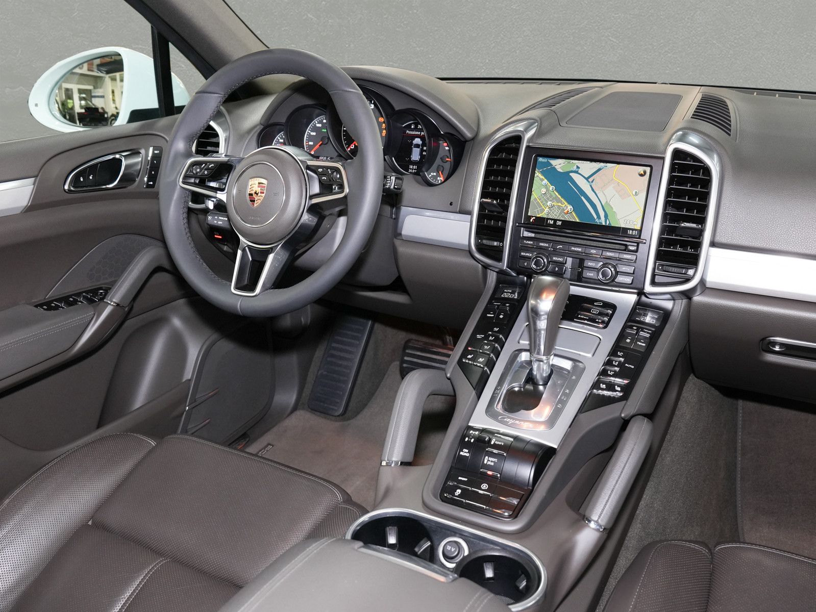 Fahrzeugabbildung Porsche Cayenne Diesel - LED|Pano|Stzhzg+belüft|Kam|21"