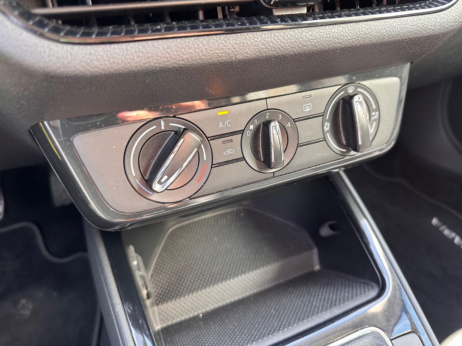 Fahrzeugabbildung SKODA Fabia 1.0 MPI Ambition APP/Klima/GJR