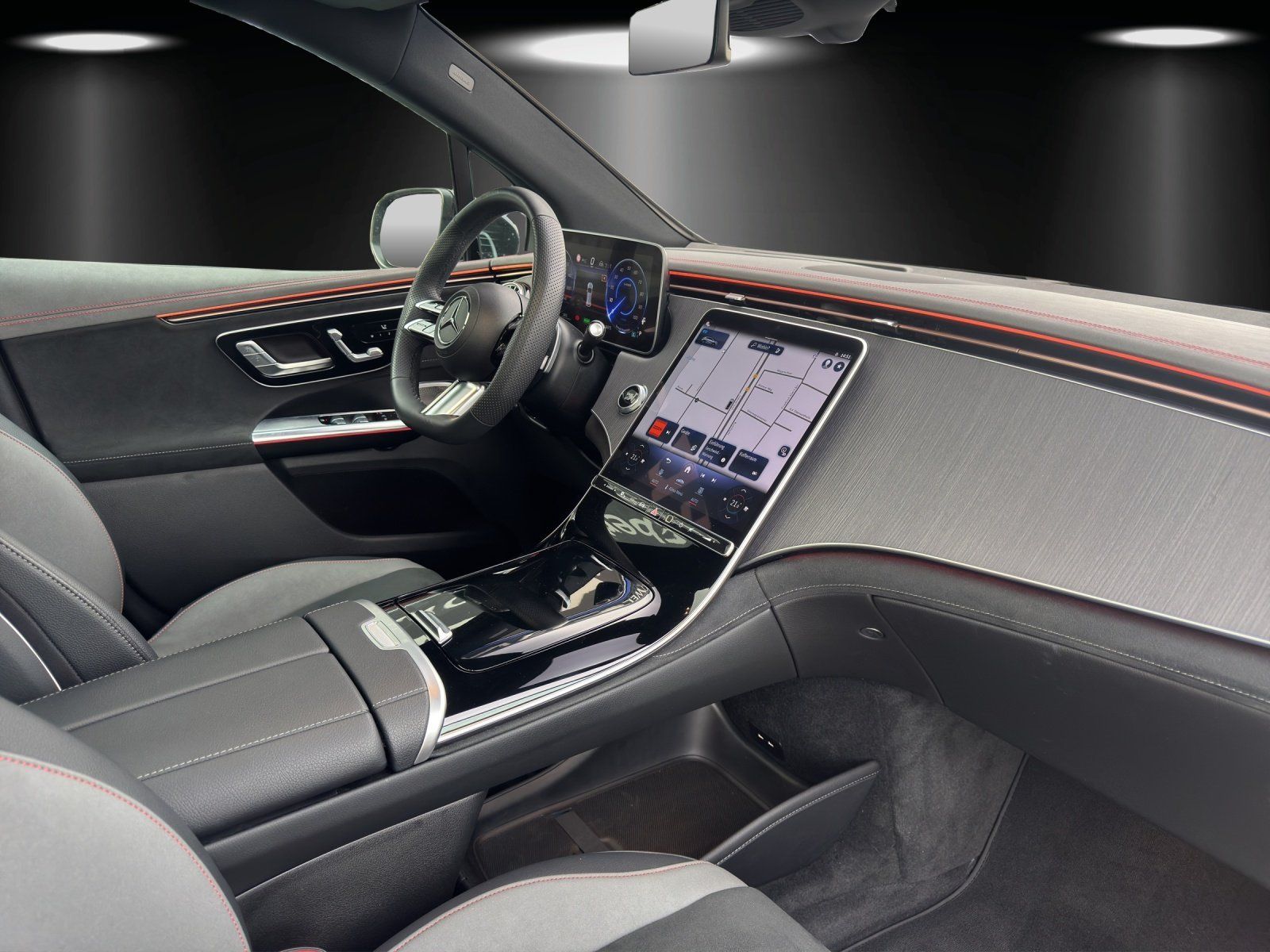 Fahrzeugabbildung Mercedes-Benz EQE350 4M SUV AMG Prem AIRMATIC Pano AHK HUD HAL