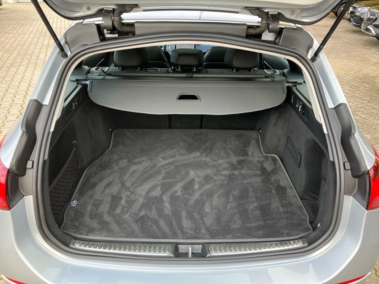 Fahrzeugabbildung Mercedes-Benz C 220 d T AMG Pano+Totw+LED+Ambi+Kamera+EasyPack