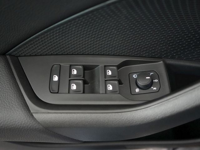 Octavia COMBI SELECTION MHEV DSG+AHK+LED+NAVI+RÜ