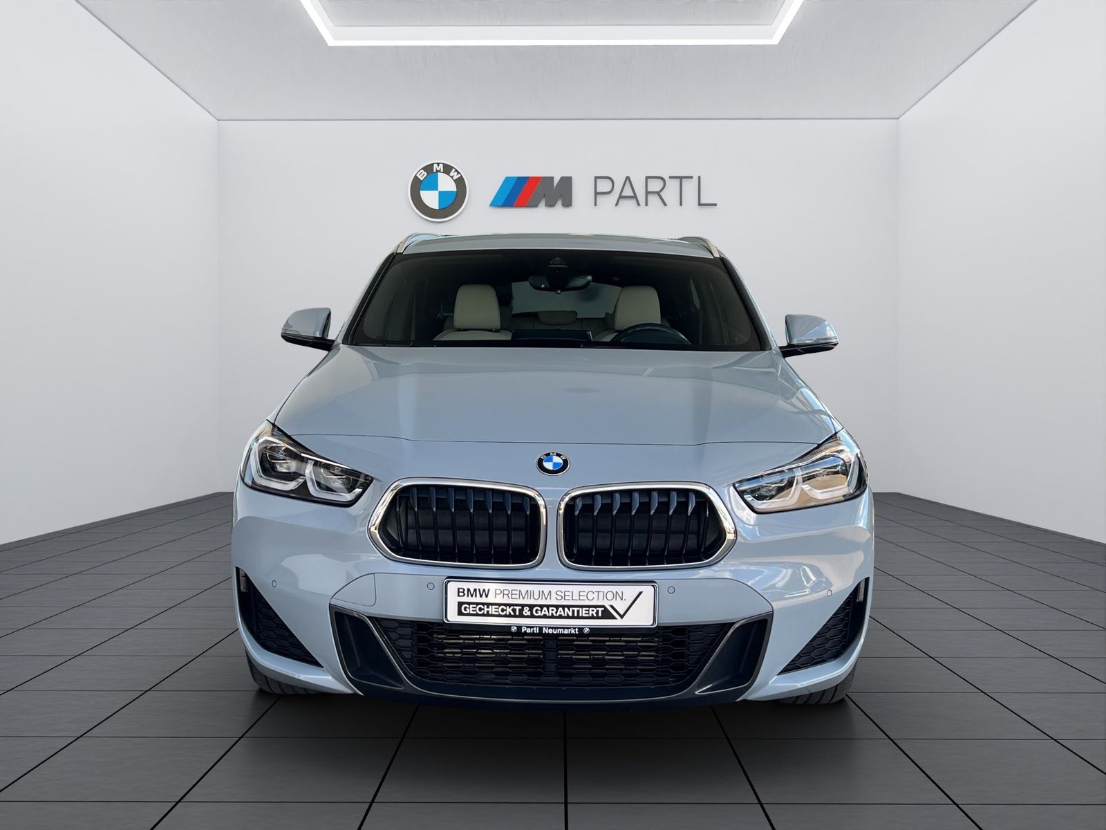 BMW X2 xDrive20d M-Sport adapLED RFK PDC Navi HUD imagem 2