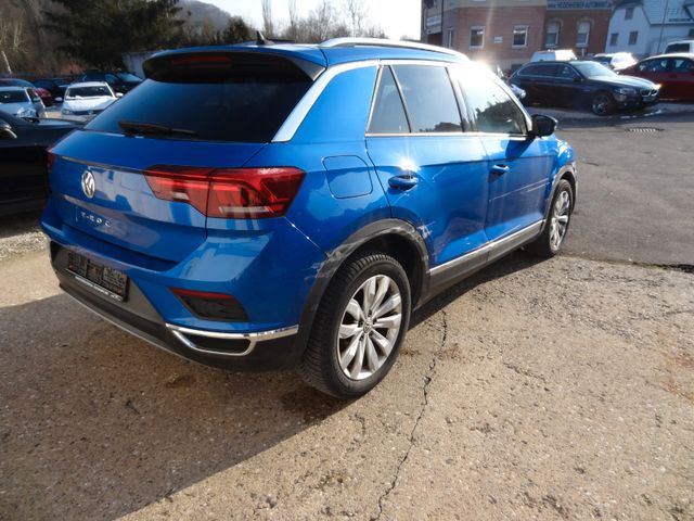 Fahrzeugabbildung Volkswagen T-Roc Sport/DSG/Pano/Kamera/150PS/42.500km/