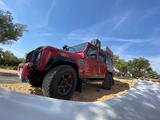 Land Rover Defender TD4 - rote Land Rover Defender