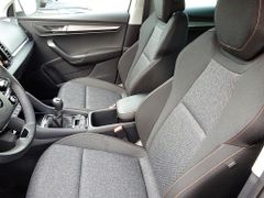 Fahrzeugabbildung Skoda Karoq 1,5 TSI Clever AHK ALW Navi