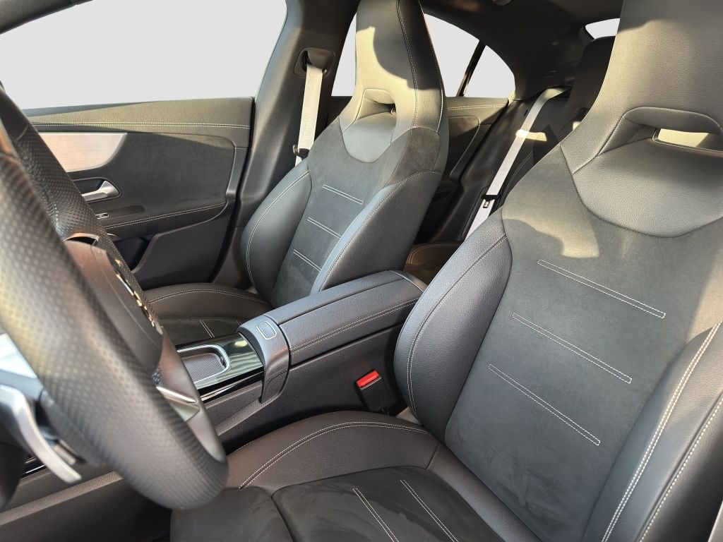 Fahrzeugabbildung Mercedes-Benz CLA 200 Coupé Fernlichtass.*KeyLess*LED*PDC*ACC