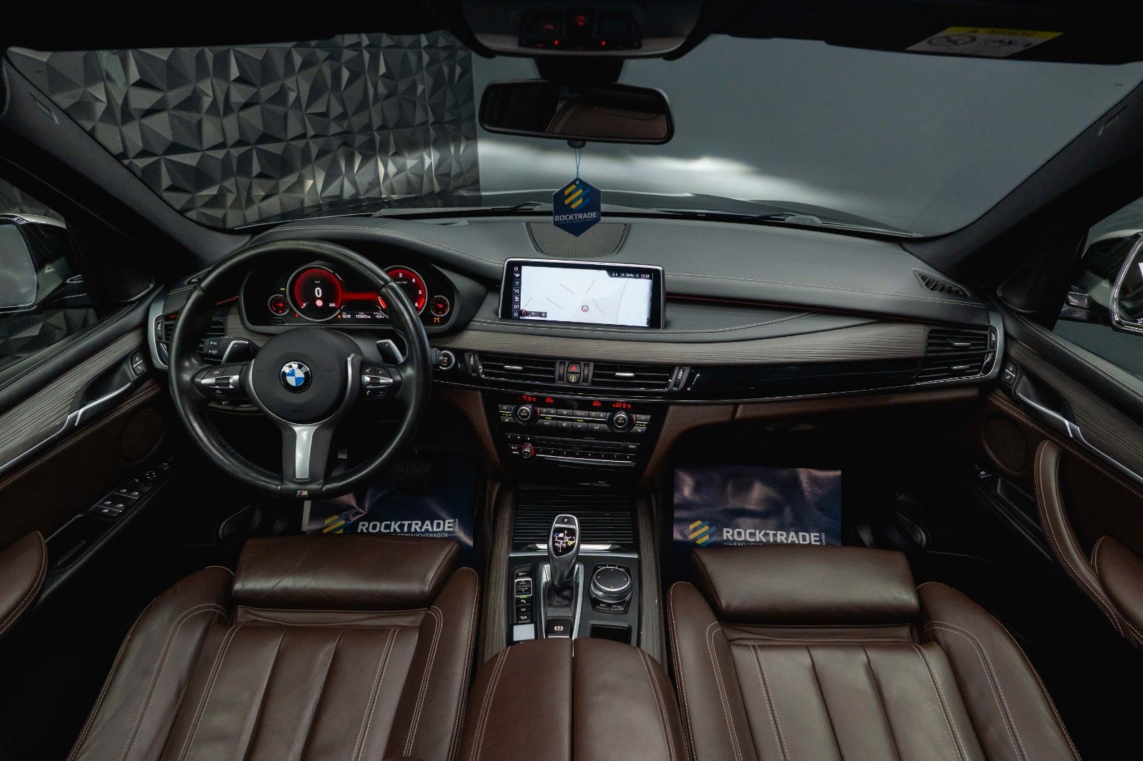 Fahrzeugabbildung BMW X5 M50d Performance *Pano*CarPlay*DAB*360°*  19%