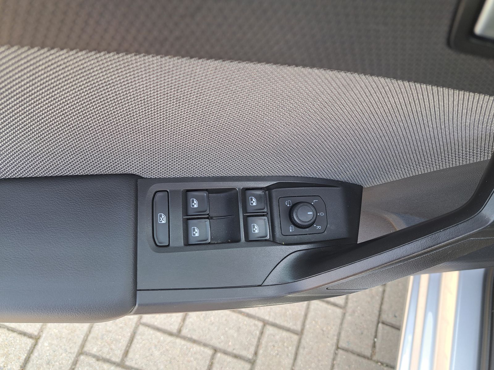 Fahrzeugabbildung SEAT Leon Style ST 2.0 TDI DSG LED PARK-ASSIST NAVI