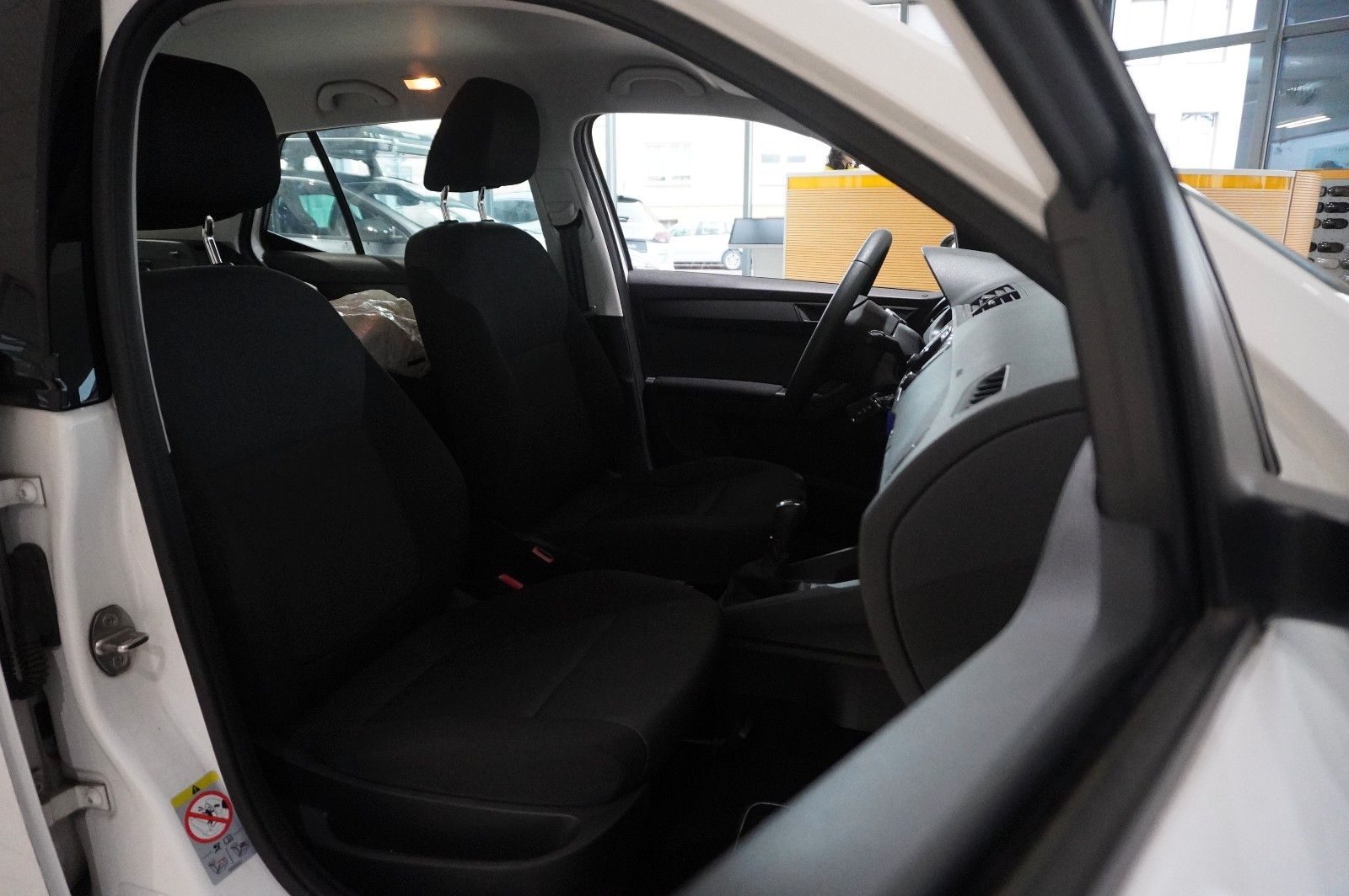 Fahrzeugabbildung SKODA Fabia 1.0 ACTIVE 5-TÜR LED/KLIMA/USB/NEBEL/BT