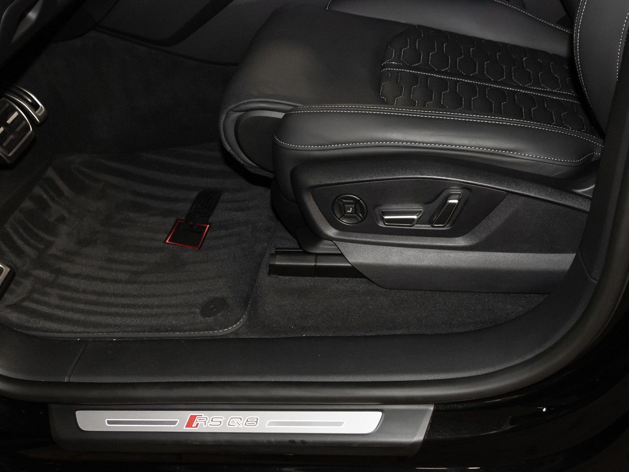 Audi RSQ8 - Bild 18