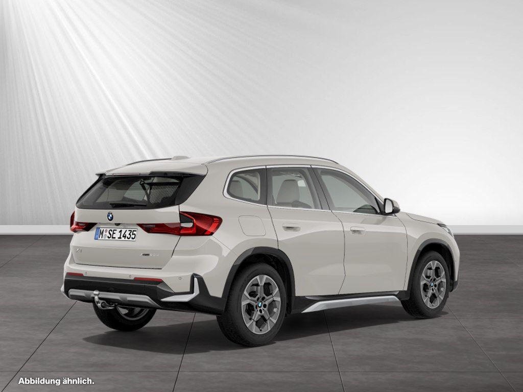 BMW X1 xDrive20d Dune Grey met. AHK Head-Up DAProf foto 2