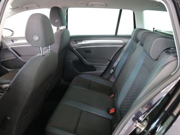 Volkswagen Golf Variant 1.6TDI DSG IQ DRIVE LED KAMERA ACC