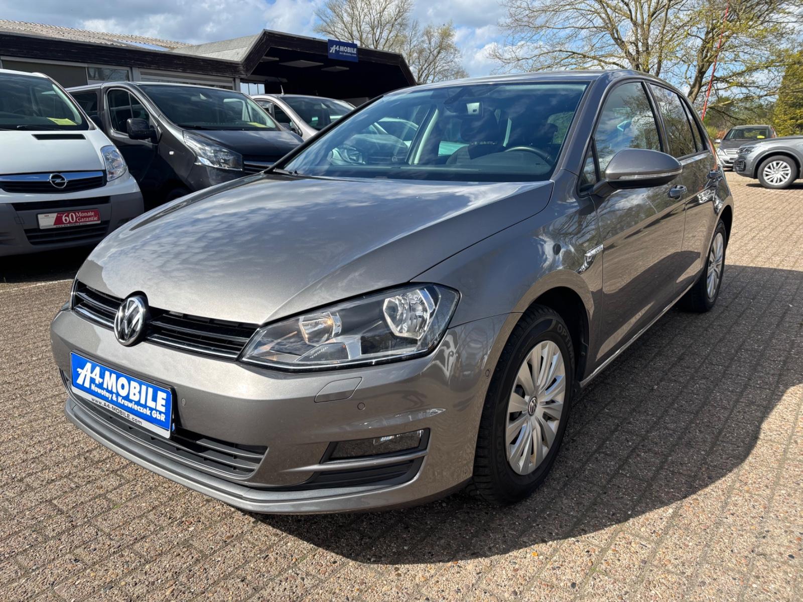 Volkswagen Golf VII Lim. Cup BMT Navi SHZ PDC Tempomat