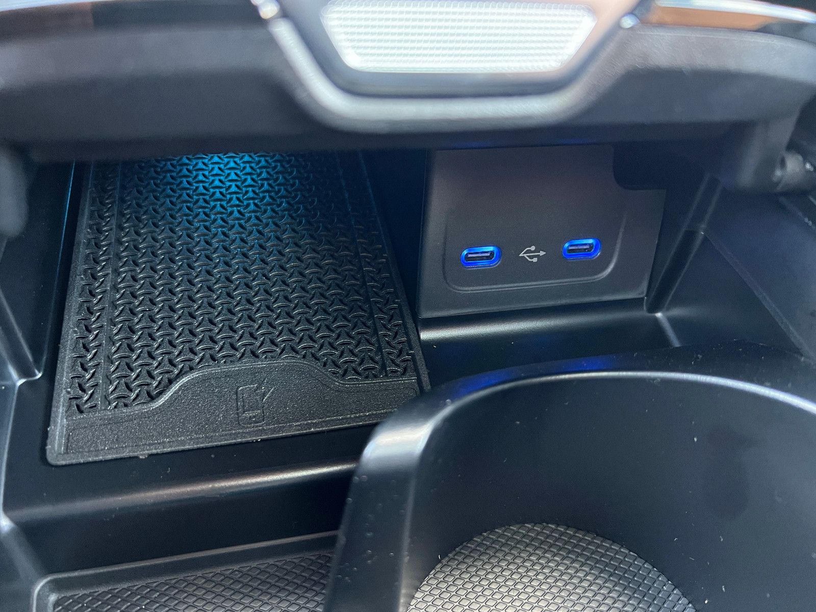 Fahrzeugabbildung Mercedes-Benz CLE 200 AMG LINE PREMIUM PANORAMA SITZKLIMA