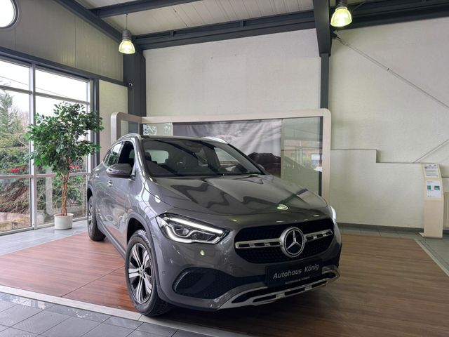 Mercedes-Benz GLA 200 / NAVI / LED / MBUX