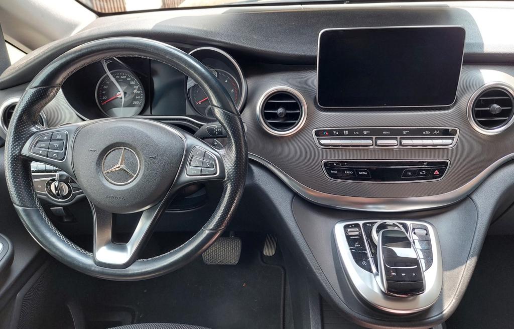 Mercedes-Benz V 250