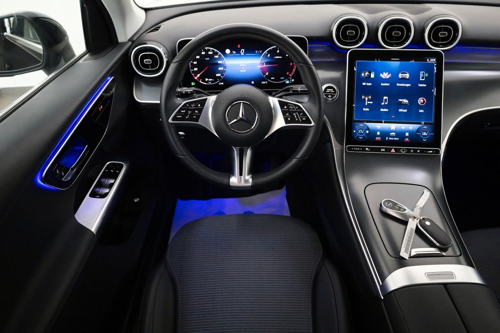 Fahrzeugabbildung Mercedes-Benz GLC 220d 4M,Avantgarde,Navi,LED,ParkPak,Apple,WR