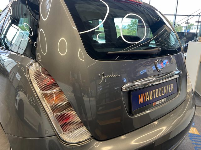 Lancia Ypsilon 1.4 8V Oro *KLIMAAUT.*2.HD*TÜV 062027*