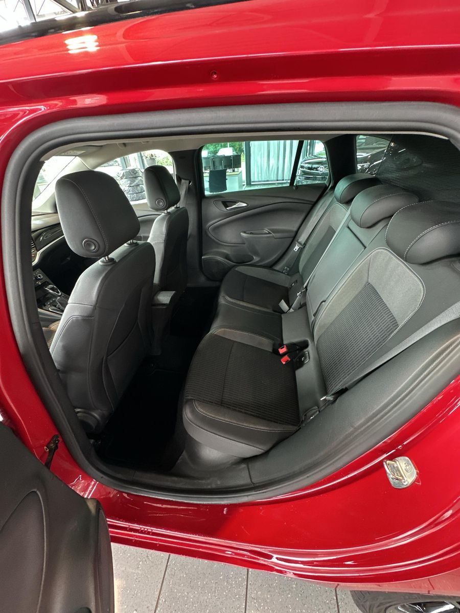 Fahrzeugabbildung Opel Astra K Design & Tech+NAVI+SHZ+USB+LED+S&S+PDC+