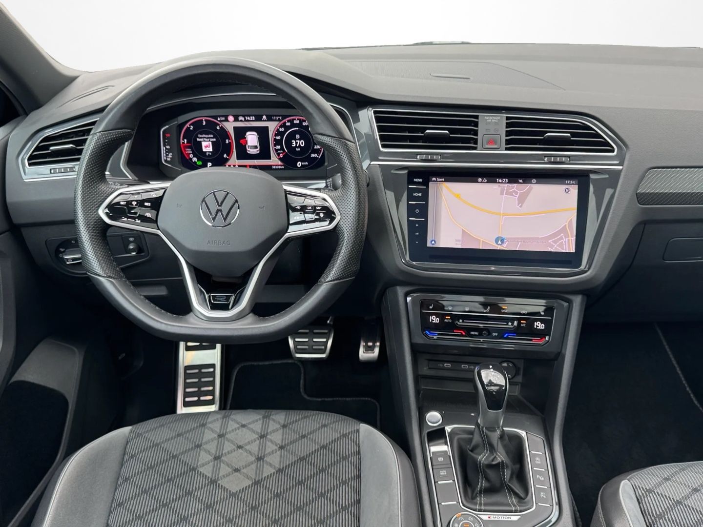 Tiguan 2.0 TDI 4MOTION R-LINE *AHK*DCC*