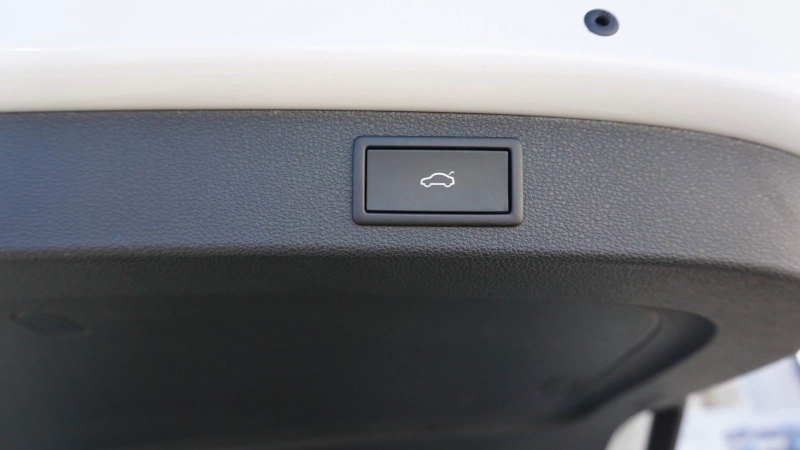 Fahrzeugabbildung SKODA Kodiaq Tour 4x4, LED,Navi,Kamera,SH,DAB,AHK