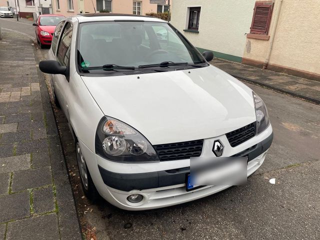 Renault Clio 2 1.2 16v Automatik / Halbaut...