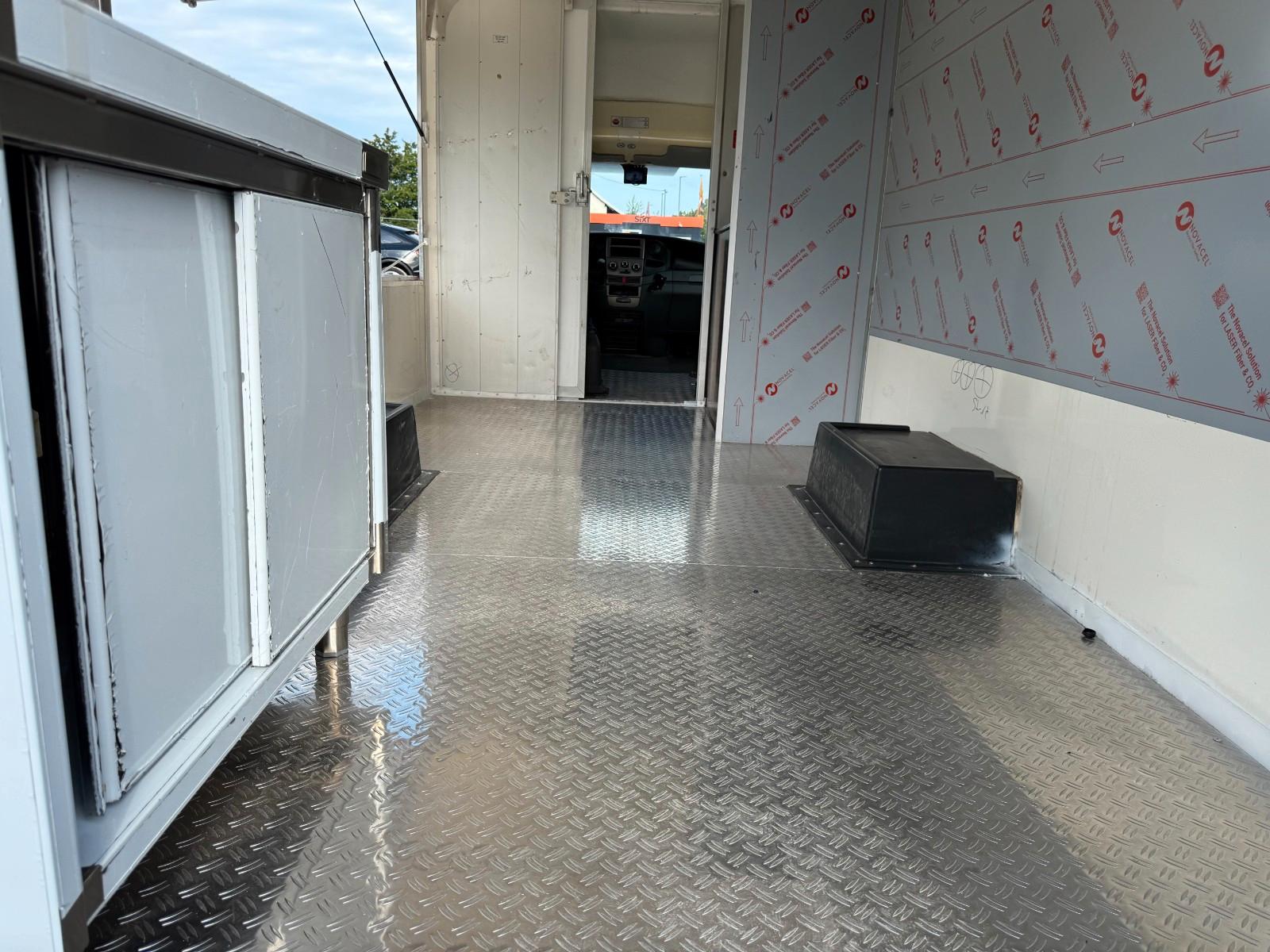 Iveco Han Foodtruck & Imbisswagen & Verkaufswagen