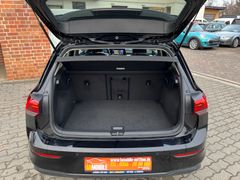 Golf VIII Lim. Life eTSI Sitzh. LED Navi -Autom.