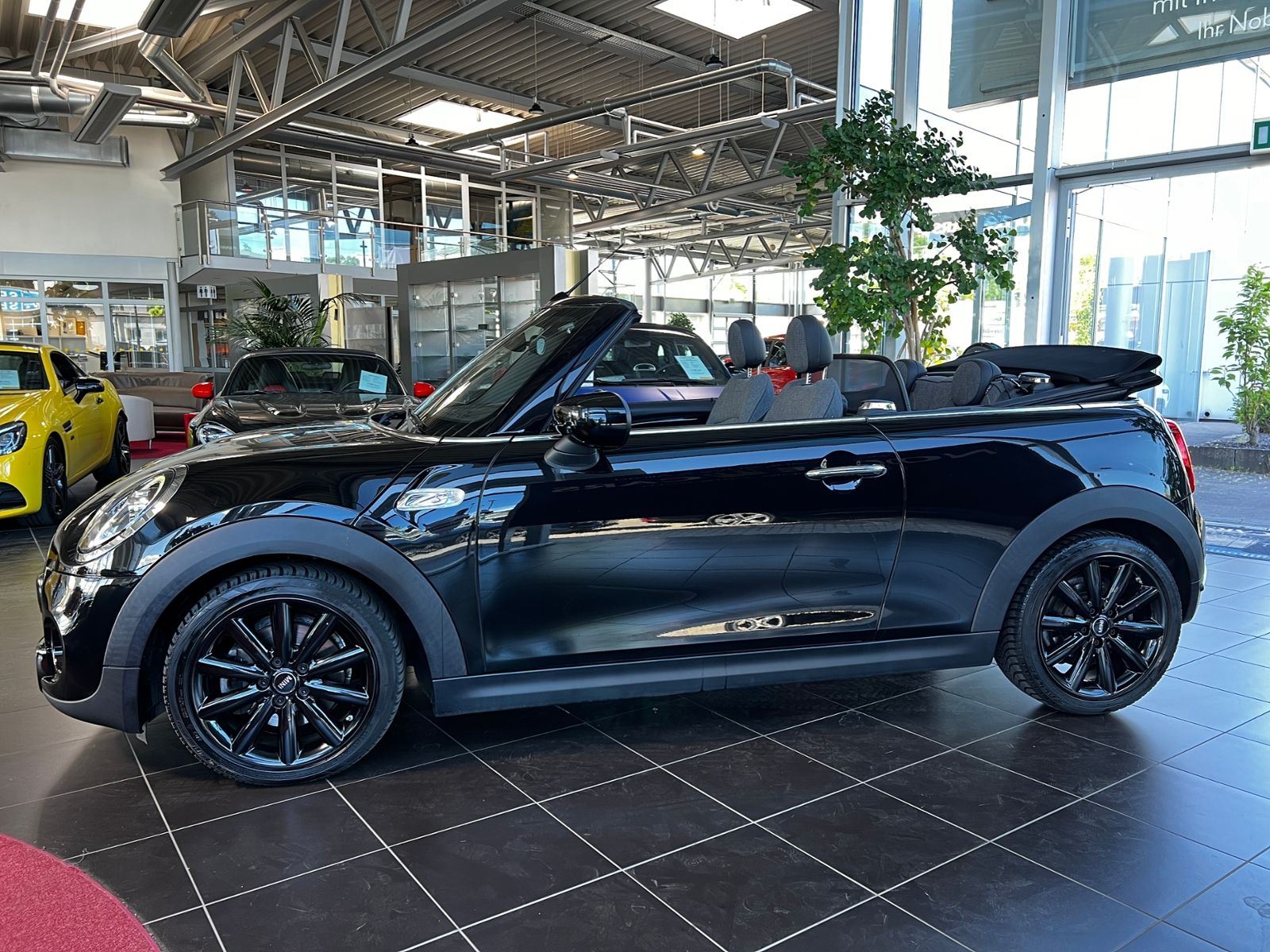 Fahrzeugabbildung MINI Cooper S Cabrio Chili LED NAVI SHZ