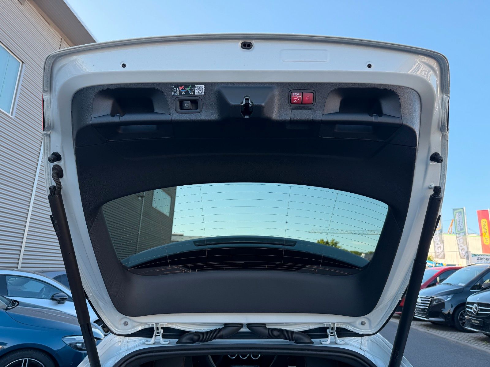 Fahrzeugabbildung Mercedes-Benz CLA 220d SB AMG+Pano+Distr+AHK+Night+Ambiente