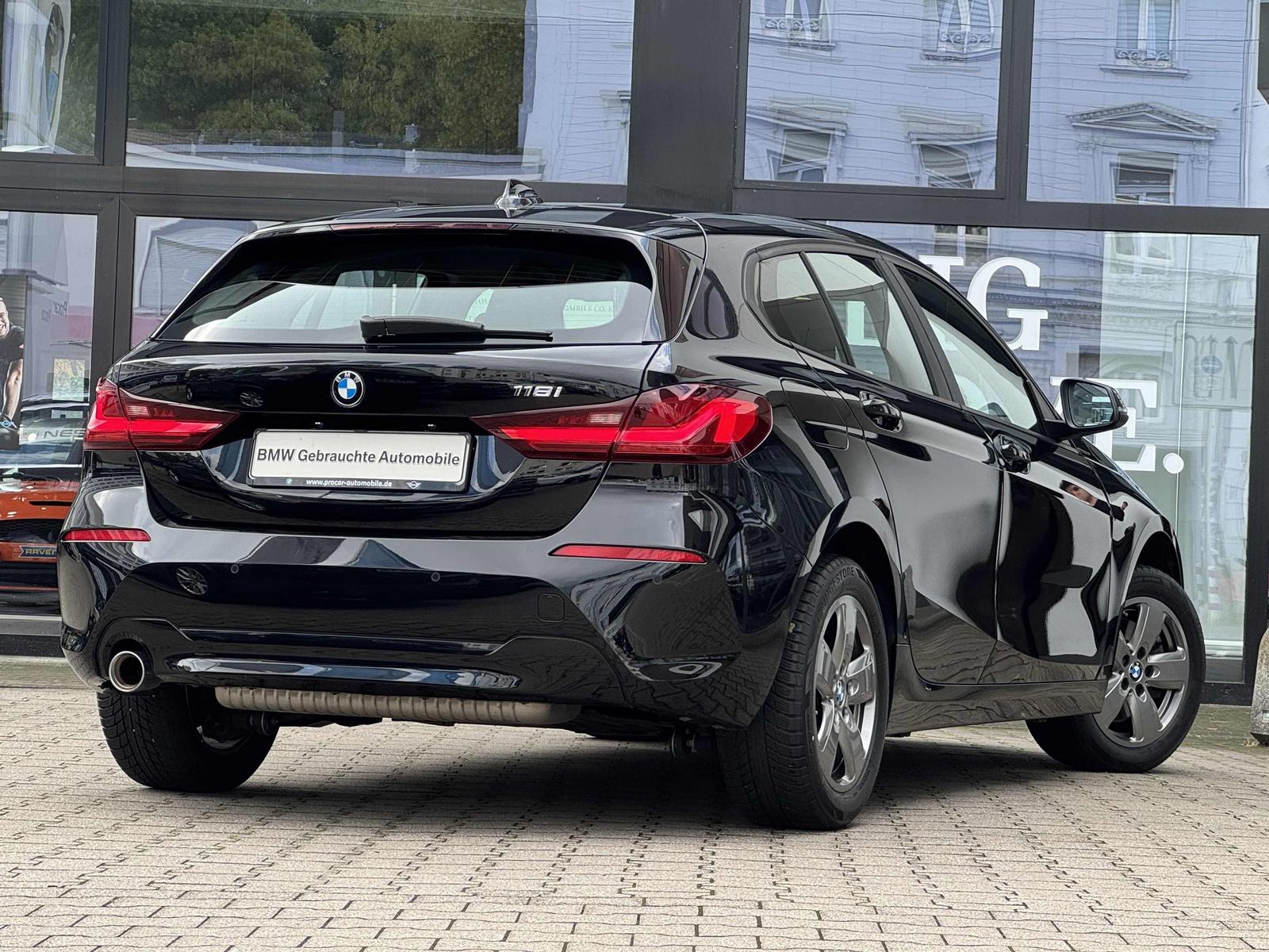 BMW 118i LC Prof. LED Navi PDC Tempomat DAB Shz
