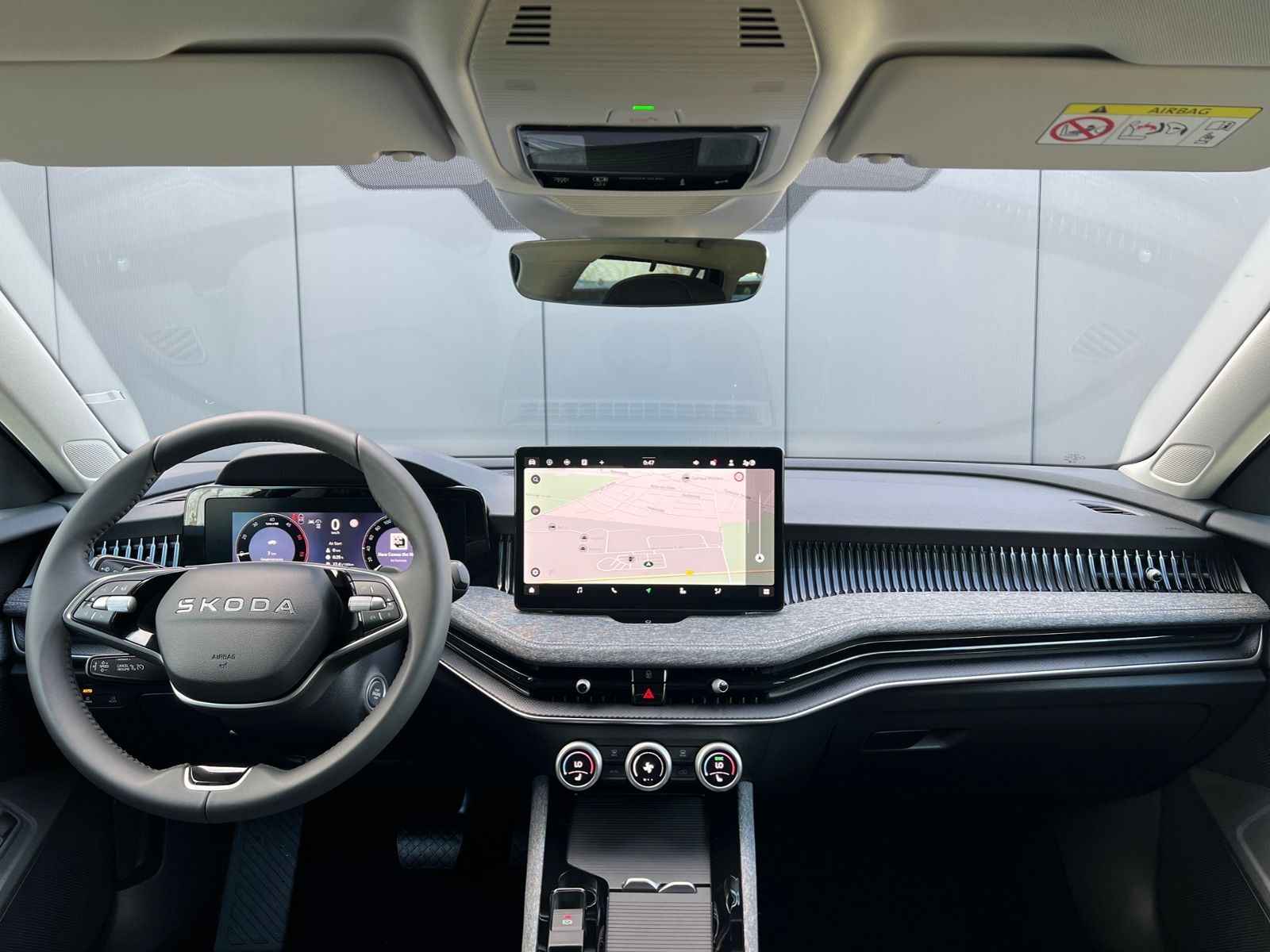 Fahrzeugabbildung SKODA Superb Combi Selection 2.0 TDI DSG *AHK, Navi, 1