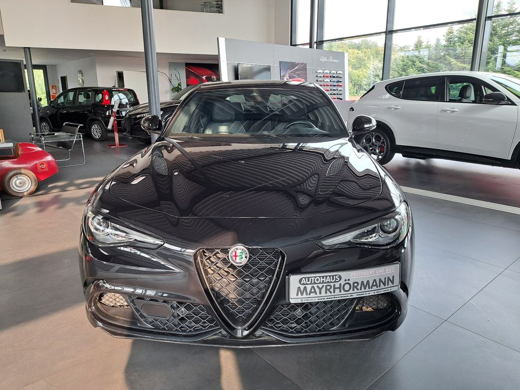 Продам Alfa Romeo Giulia 2022 бензин седан бу в , цена 71990 €